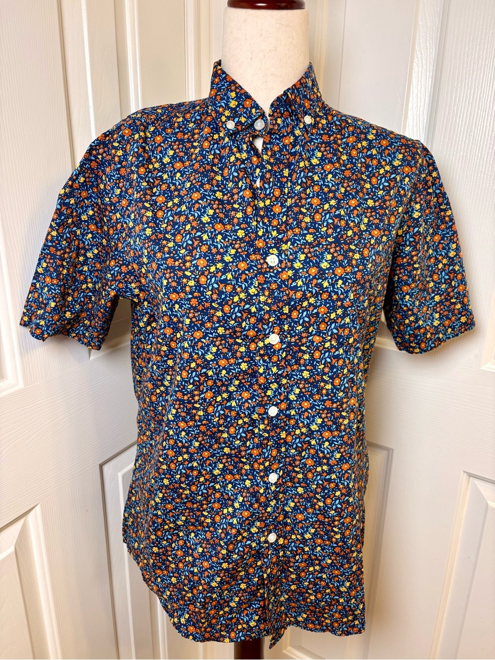 Club Room Blue Floral Button Down Shirt Short Sleeve Casual Tropical Print Small